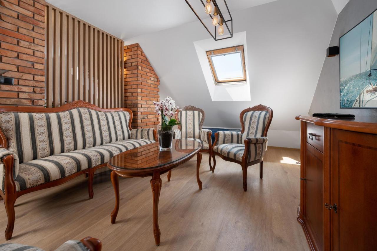 Roza Baltyku - Apartamenty I Pokoje A Dębki Exterior foto