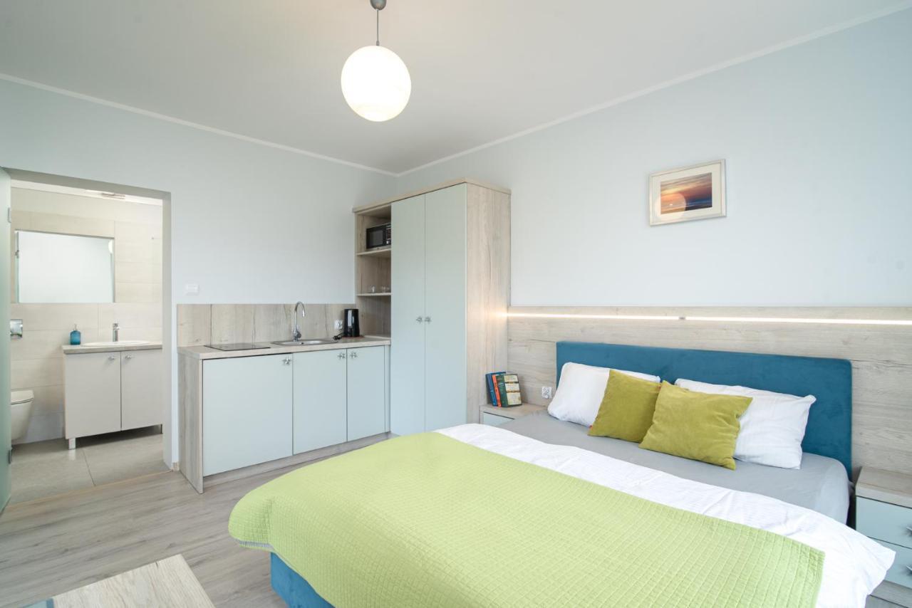 Roza Baltyku - Apartamenty I Pokoje A Dębki Exterior foto